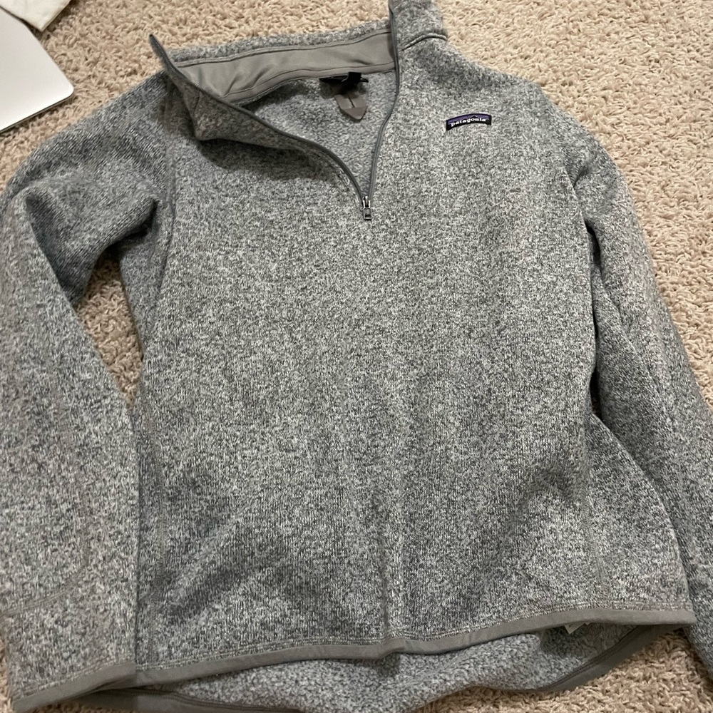 Woman’s Patagonia grey Heathered grey quarter zip